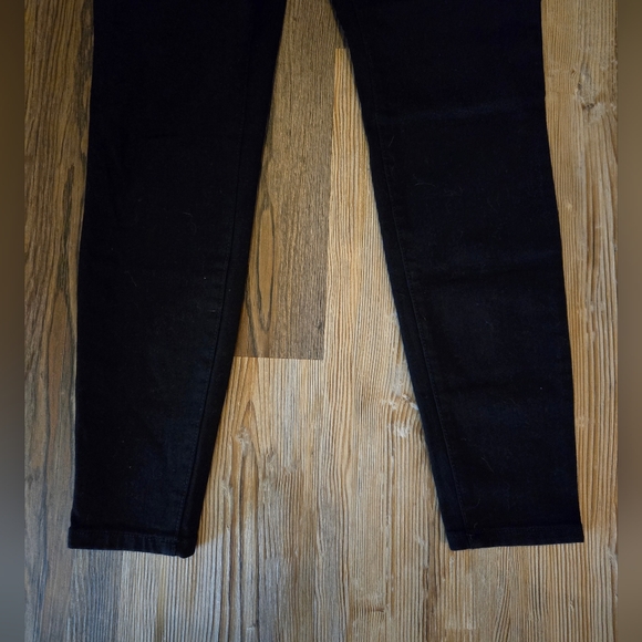 Maurices, m jeans, Women's size Medium Regular, Black, Mid-Rise, Perfect Shape - Picture 3 of 7